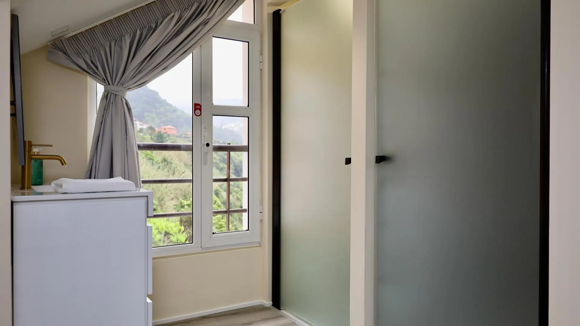 Quinta Dos Cardais By Analodges São Vicente Villa