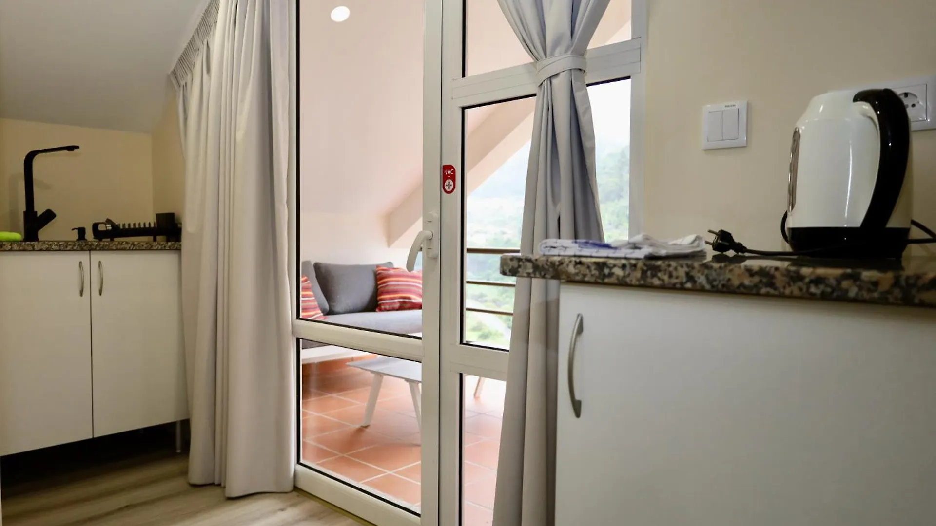 Villa Quinta Dos Cardais By Analodges São Vicente Portugal